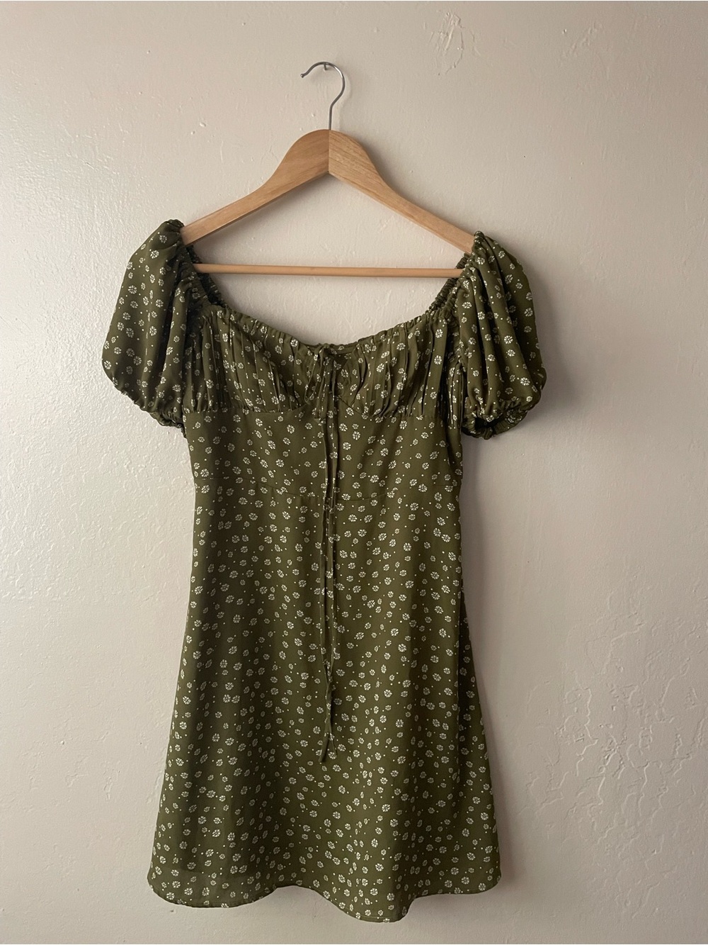 Simple retro green floral puff sleeve milkmaid mini dress